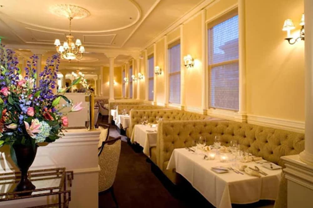 Hotel Majestic - photo 26