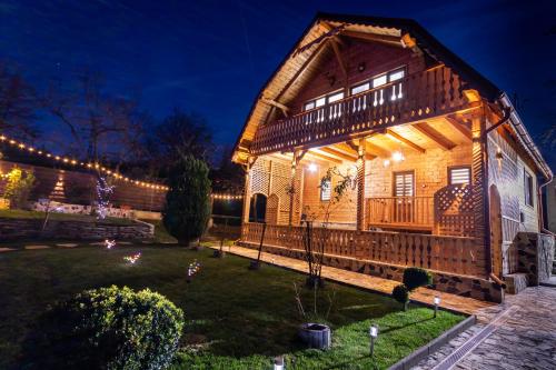Bob house — 4-Star Luxury Hotel in Vulcan, Romania