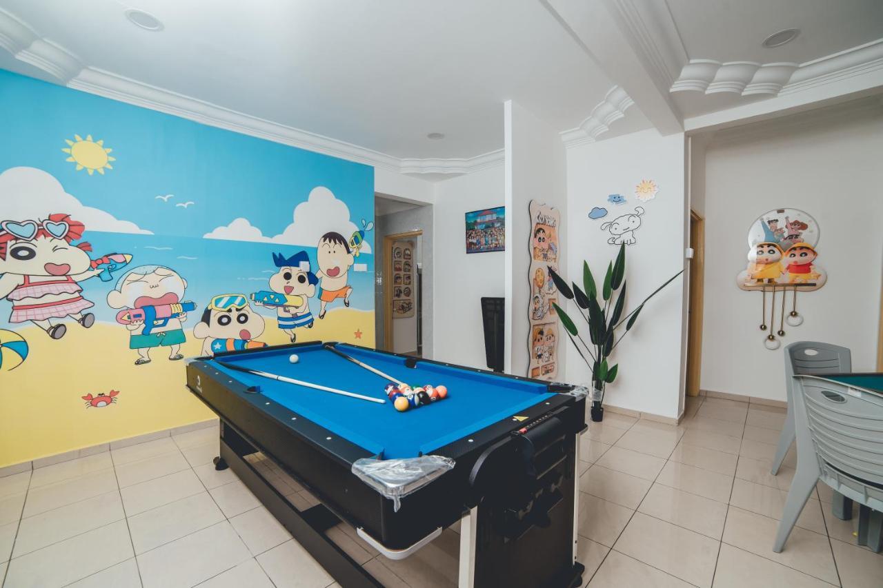 ShinChan Chill 14pax Landed Homestay Pooltable KTV BBQ Bukit Indah — 4-Star Luxury Hotel in Johor Bahru, Malaysia