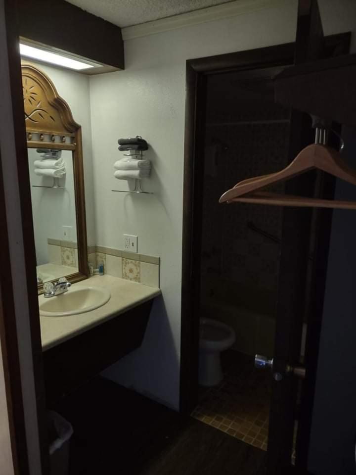 The Pines Motel - photo 24