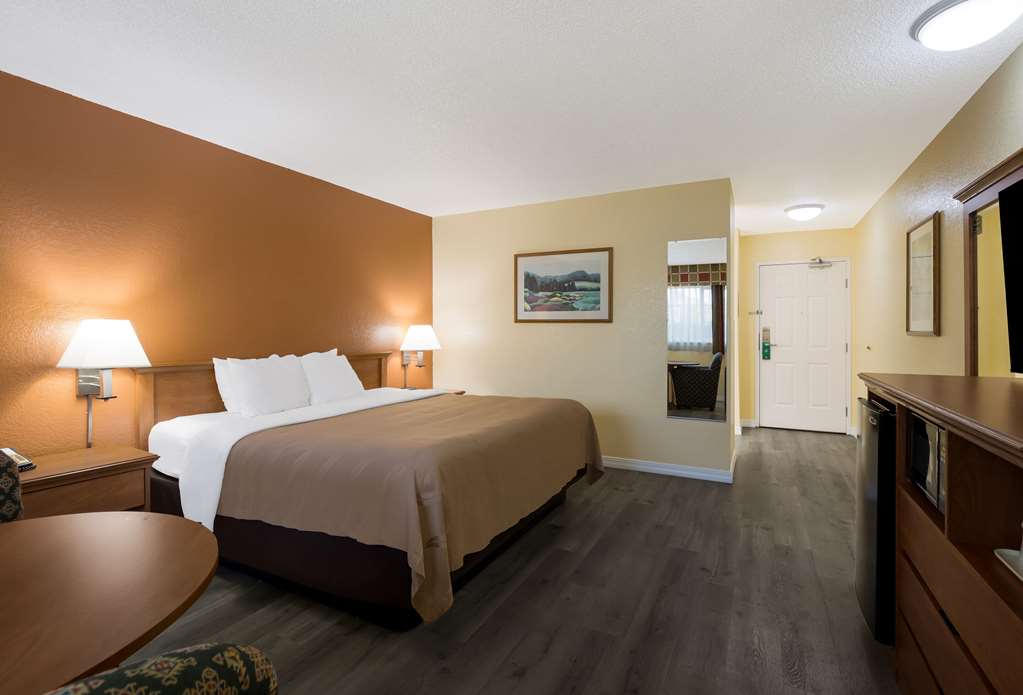 Quality Inn & Suites Medford Airport - photo 13