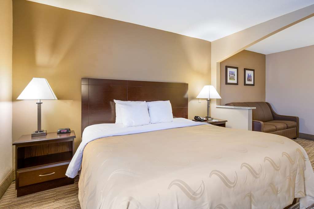 Quality Inn I 70 Near Kansas Speedway - photo 23