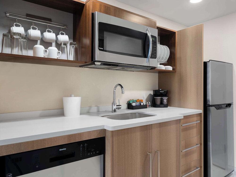 Home2 Suites by Hilton Brownsburg - photo 15