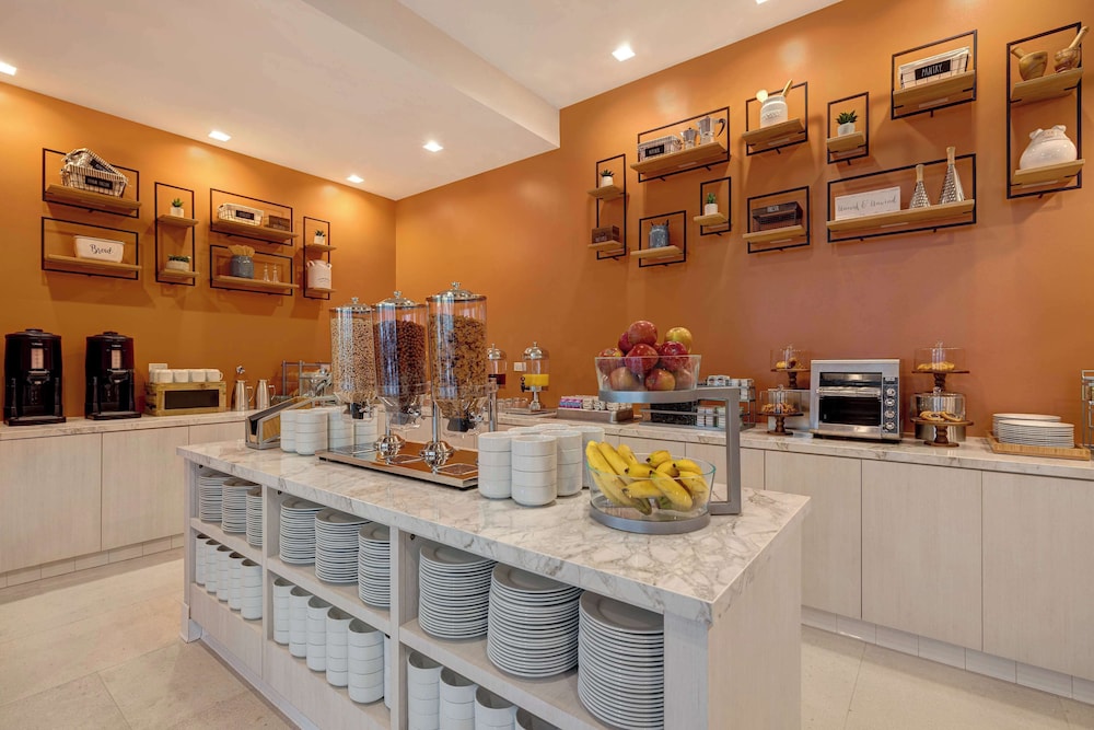 Hilton Garden Inn Anaheim Resort - photo 50