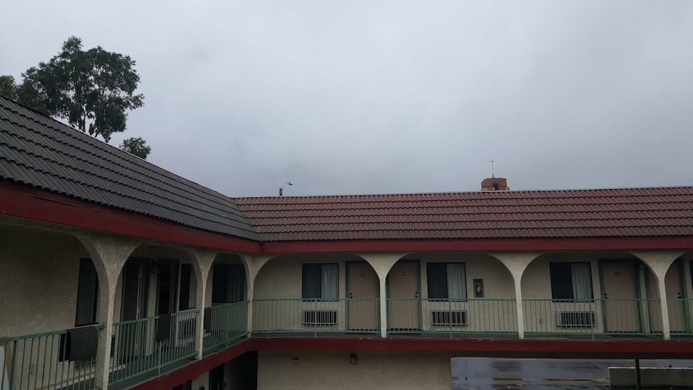 Flamingo Inn Long Beach - photo 52