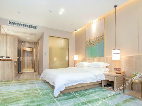 The Log Hotel - carbon neutral hotel in Luoyang