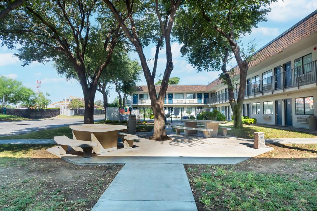 Motel 6 Del Rio Tx - photo 5