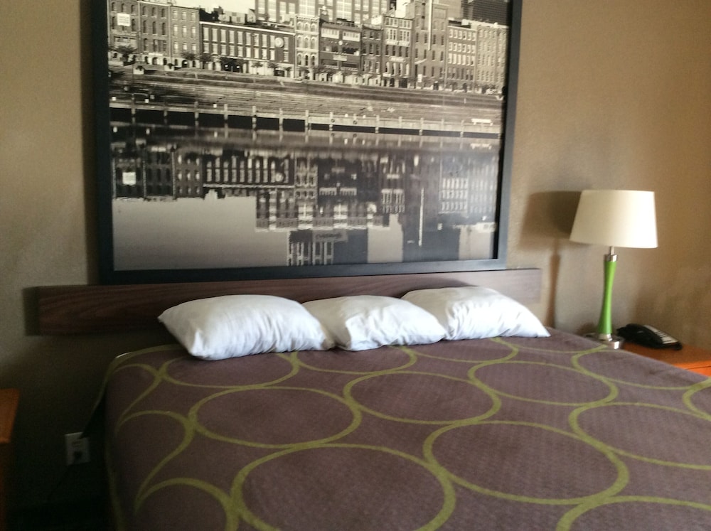 Super 8 by Wyndham Chattanooga East Ridge - photo 8
