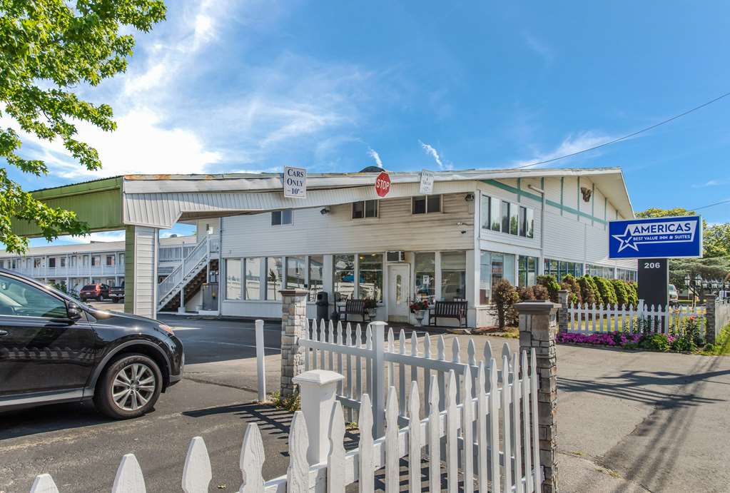 Americas Best Value Inn & Suites Hyannis Cape Cod - photo 22