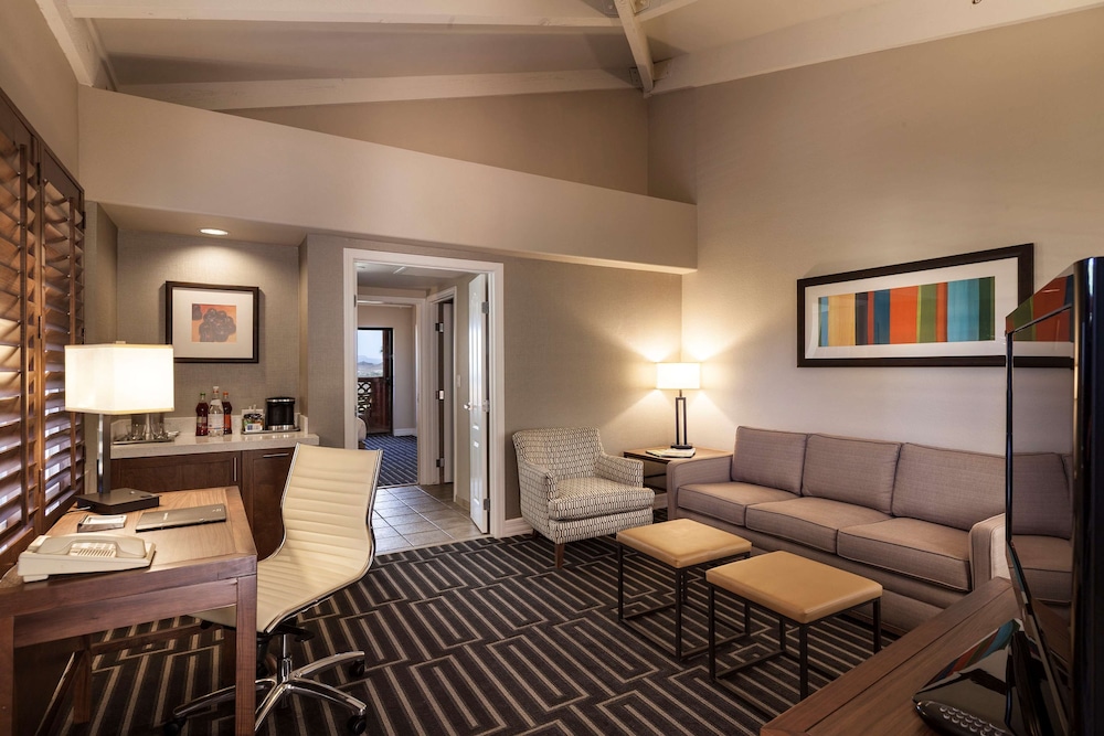 Hilton Phoenix Tapatio Cliffs Resort - photo 11
