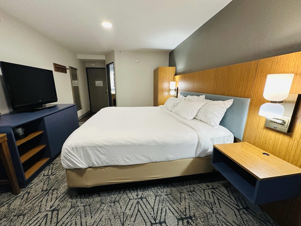 Country Inn & Suites by Radisson Canton near Hall - photo 5