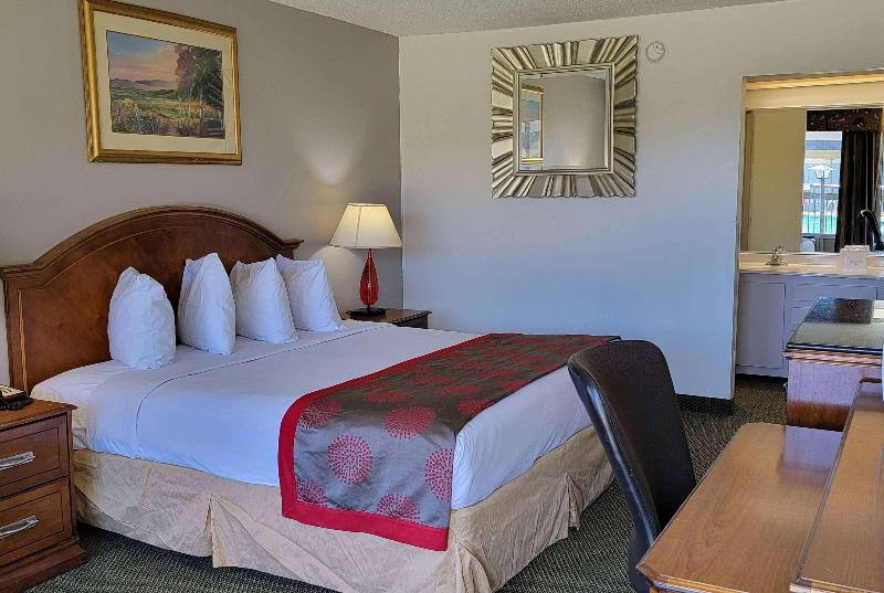 Ramada by Wyndham & Suites Warner Robins - photo 29