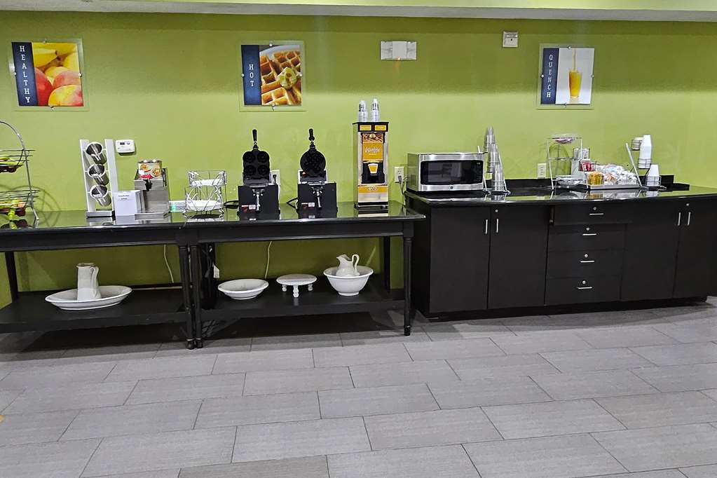 Ramada by Wyndham Burkburnett Wichita Falls - photo 14