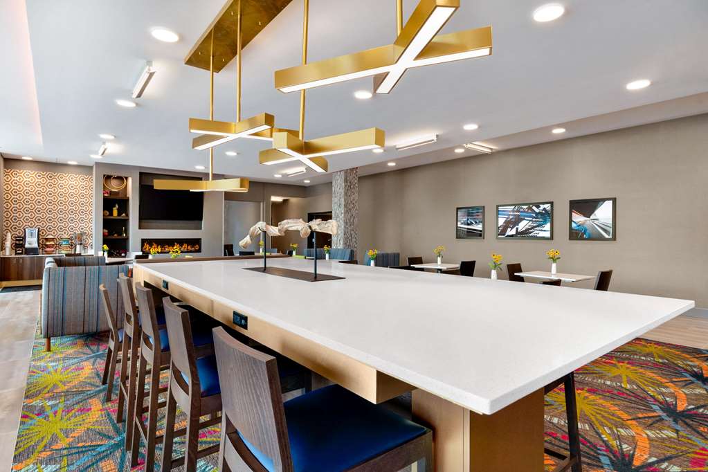 La Quinta Inn & Suites by Wyndham Braselton - photo 63