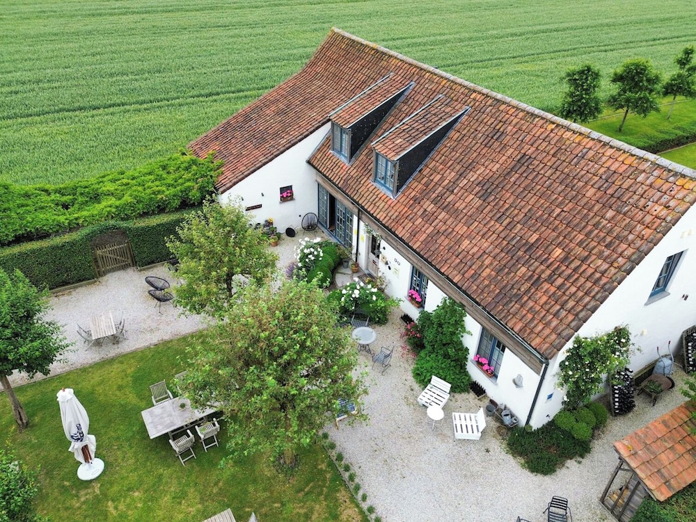 Boutique B&B Droomkerke — 4-Star Luxury Hotel in Ruiselede, Belgium