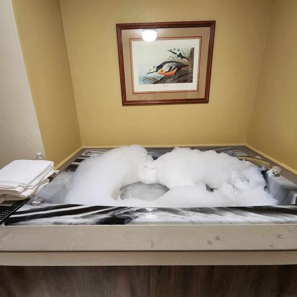 Katahdin Inn & Suites - photo 24