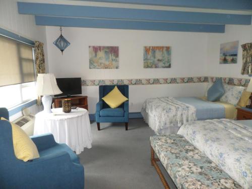Claddagh Motel & Suites - photo 21