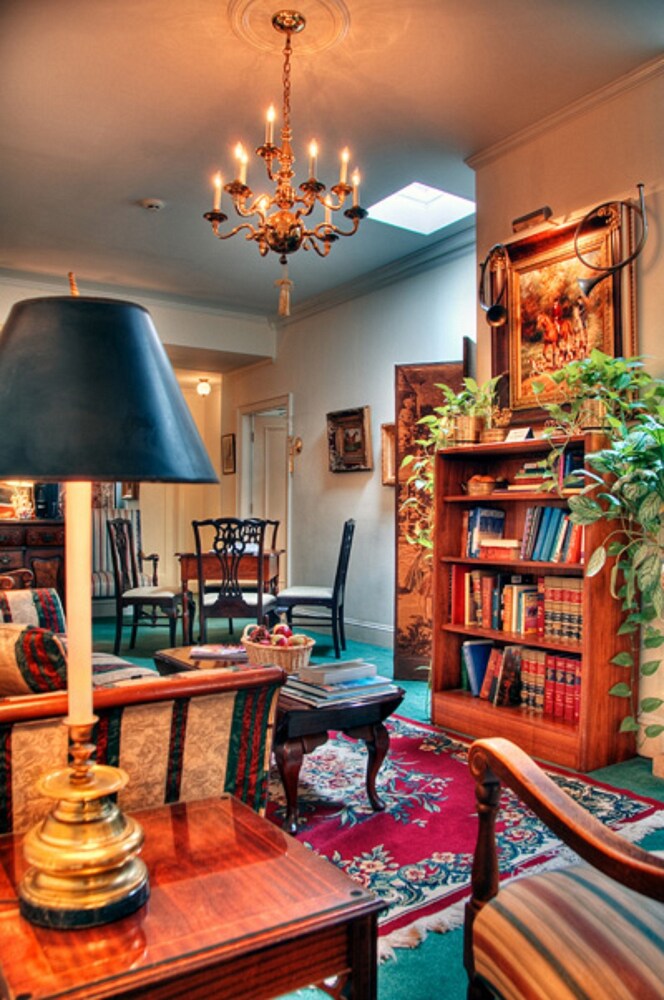 Morehead Inn - photo 2