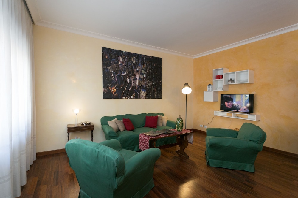 Colosseum & Appian Way from a Family Apt — 4-Star Luxury Hotel in Rome, Italy