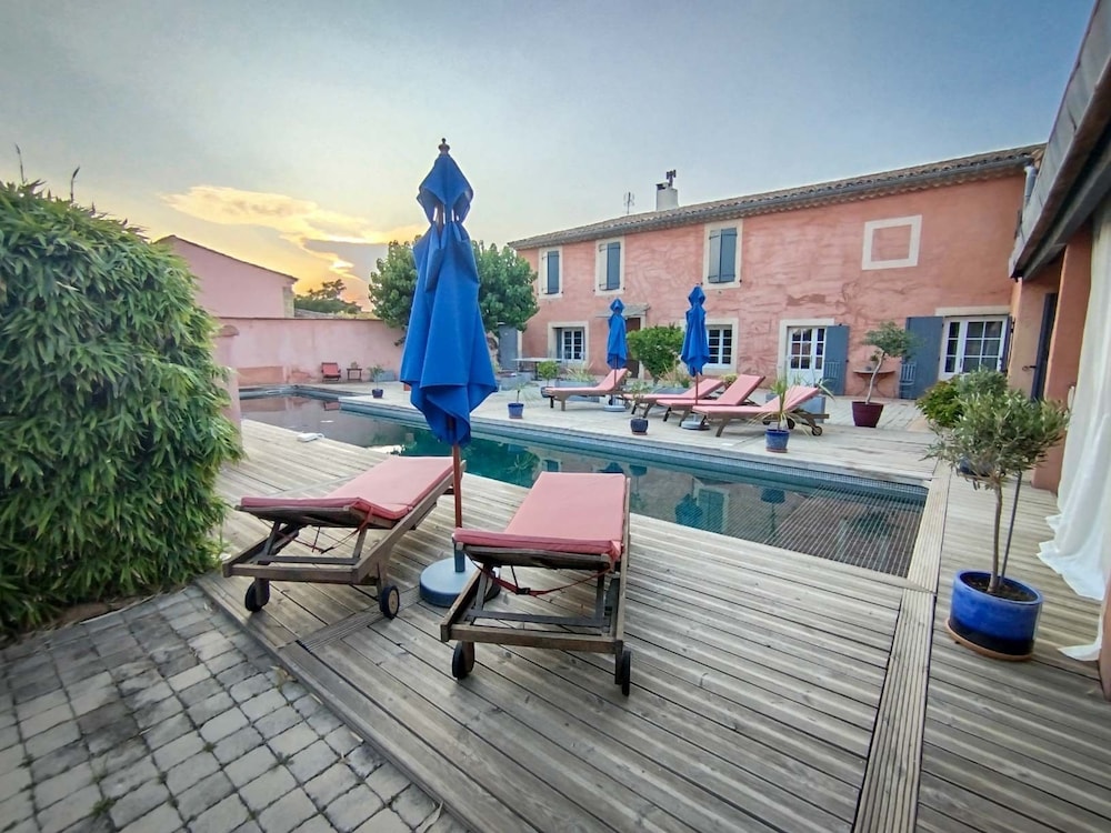 Le Mas De Gleyzes — 4-Star Luxury Hotel in Ledenon, France