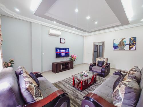 Queens View Apartment — 4-Star Luxury Hotel in Accra, Ghana