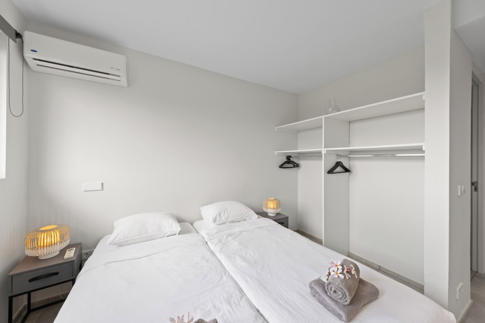 Jan Sofat LUX A12 resort pool ground floor in Willemstad, CURAÇAO