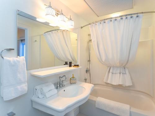 Belle de Nuit Wakefield Inn