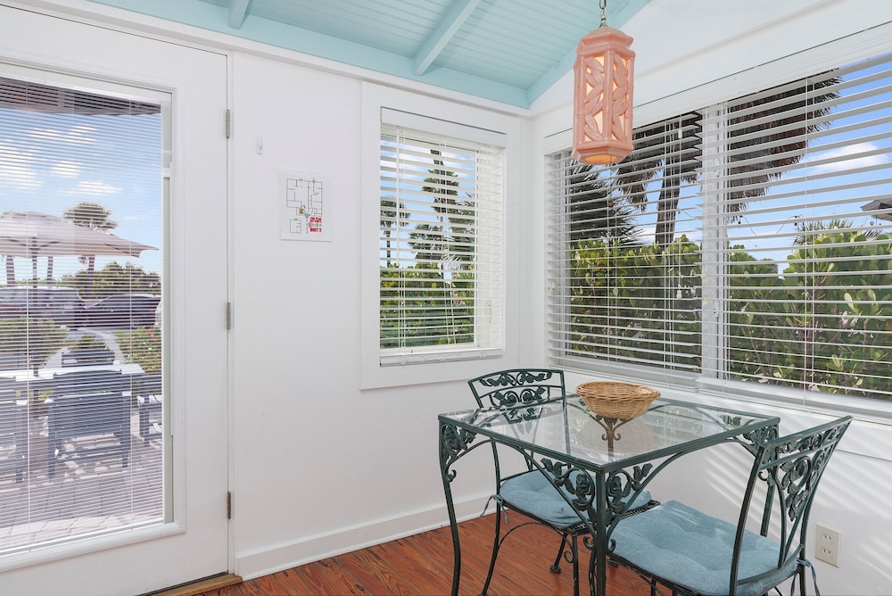 Havana Inn - last minute hotel in Saint Pete Beach