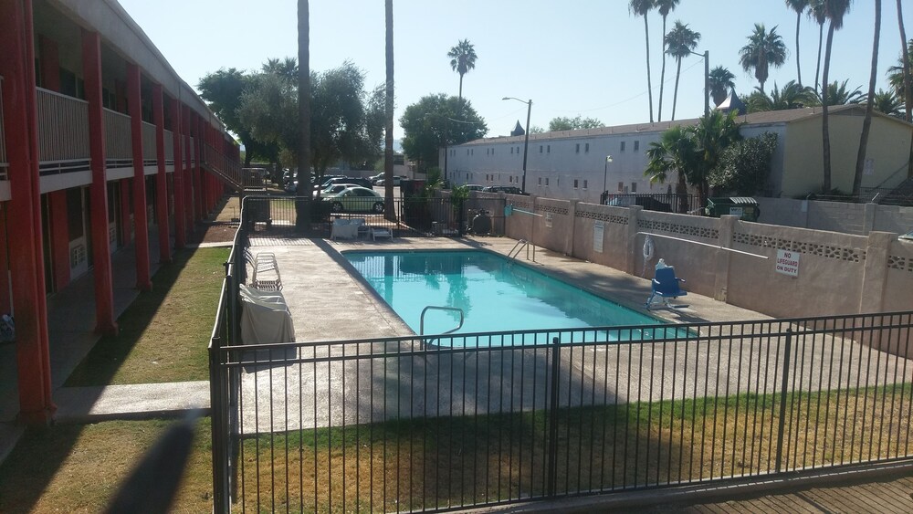 Best Inn and Suites - photo 15