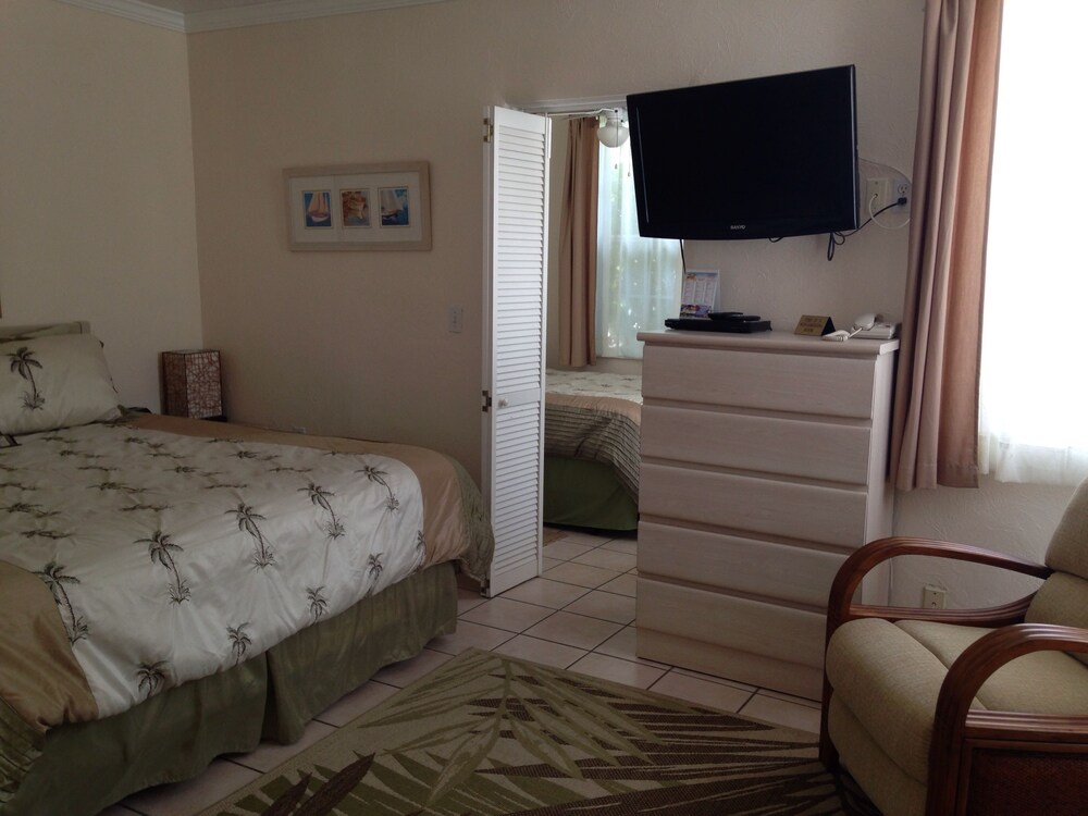 Queen's Gate Resort - photo 3