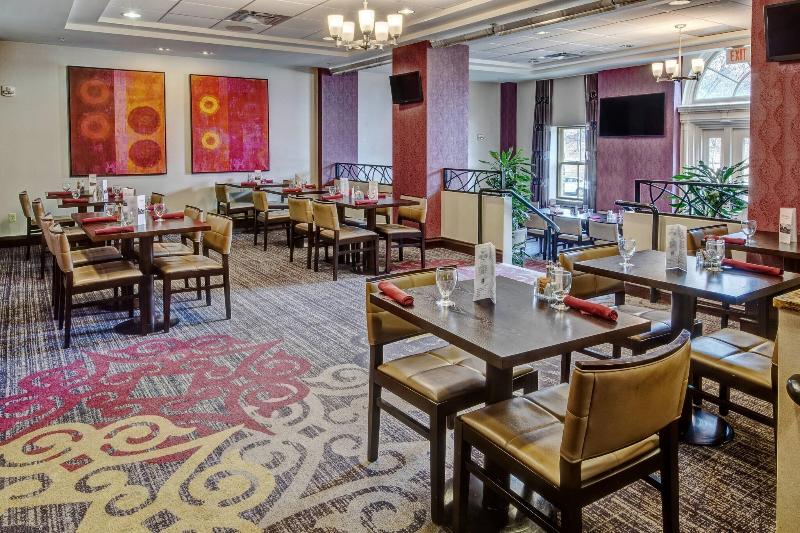 Courtyard by Marriott Kansas City Country Club Plaza - photo 46