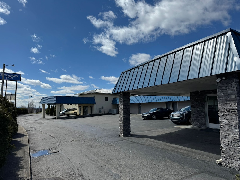 Days Inn by Wyndham Moosic - photo 25