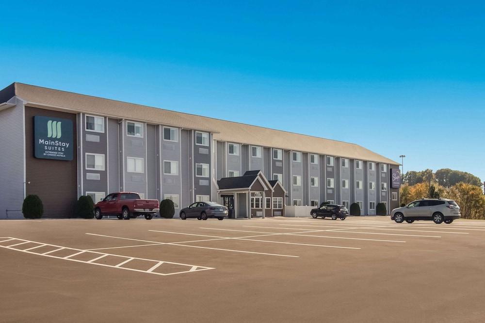 MainStay Suites Clarion PA near I 80 - photo 40