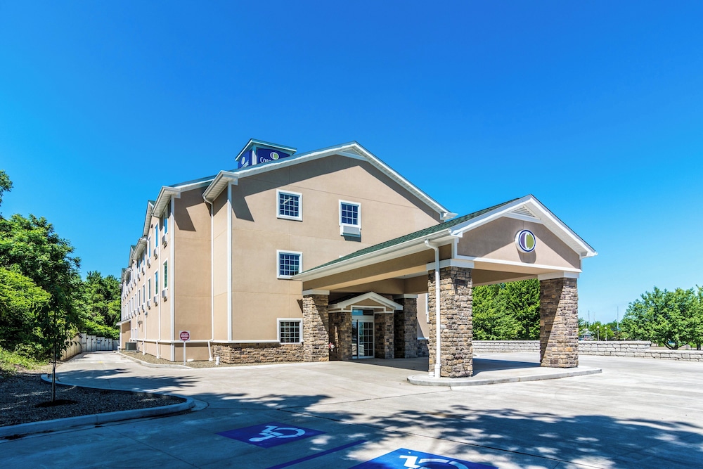 Cobblestone Hotel & Suites Erie - photo 39