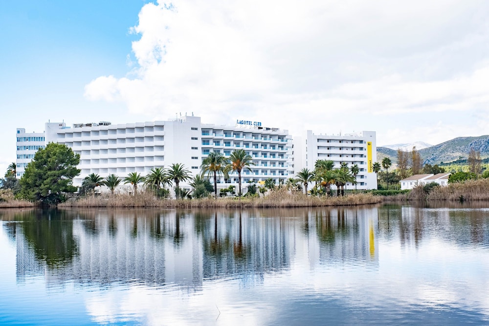 Eix Lagotel Holiday Resort — hotel in Muro