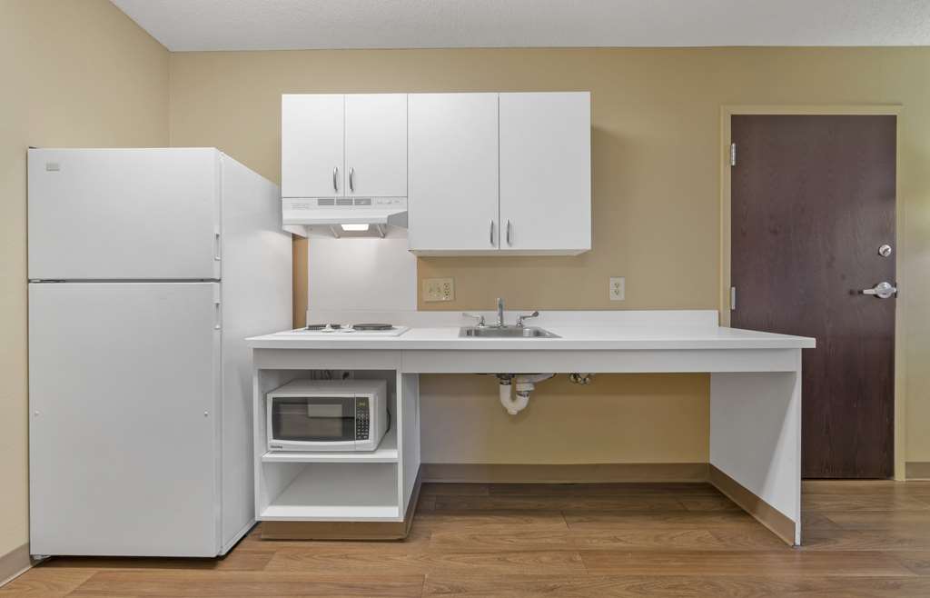 Extended Stay America Suites Stockton March Lane - photo 26