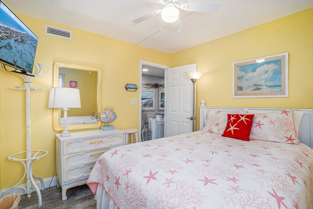 1001 Waters Edge Resort 3 Bedroom Condo by RedAwning - photo 6