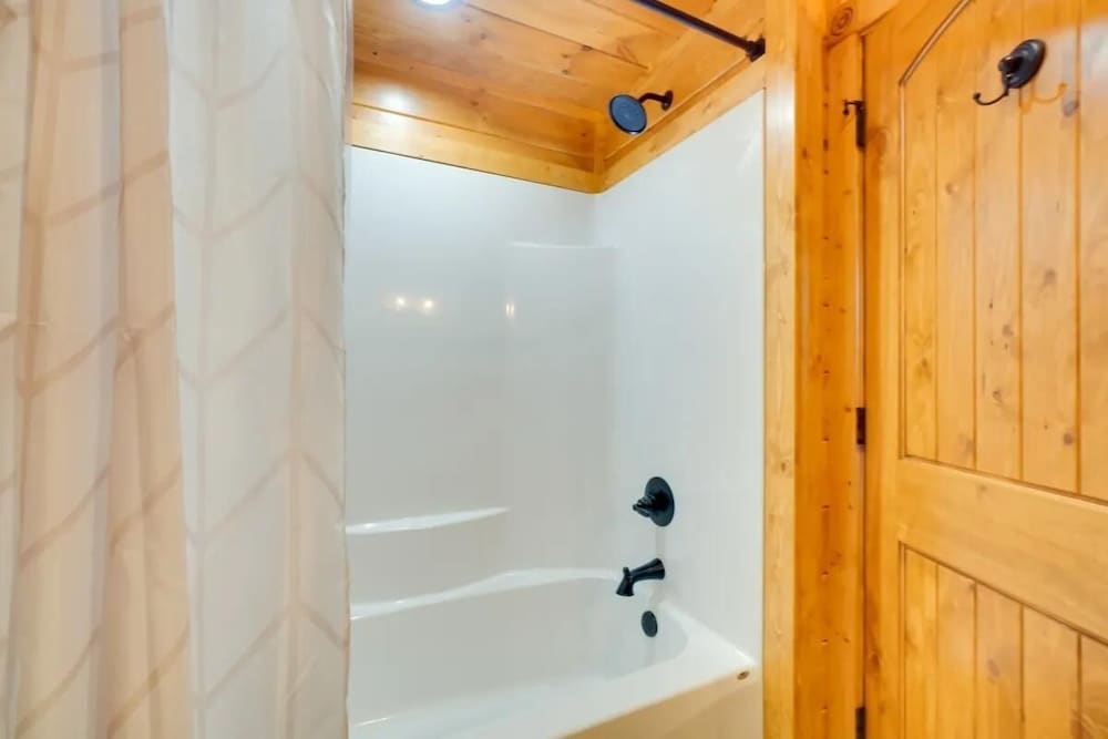 Sensational Views 4 Bedroom Cabin by Heavenly Views Resort - photo 25