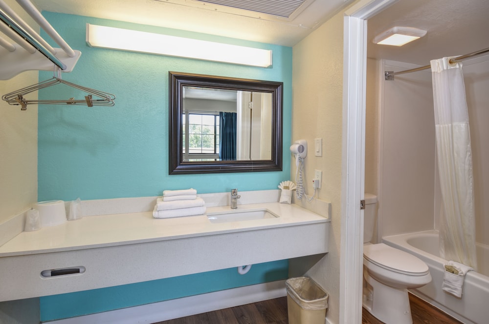 Vagabond Inn Buttonwillow North I 5 - photo 15