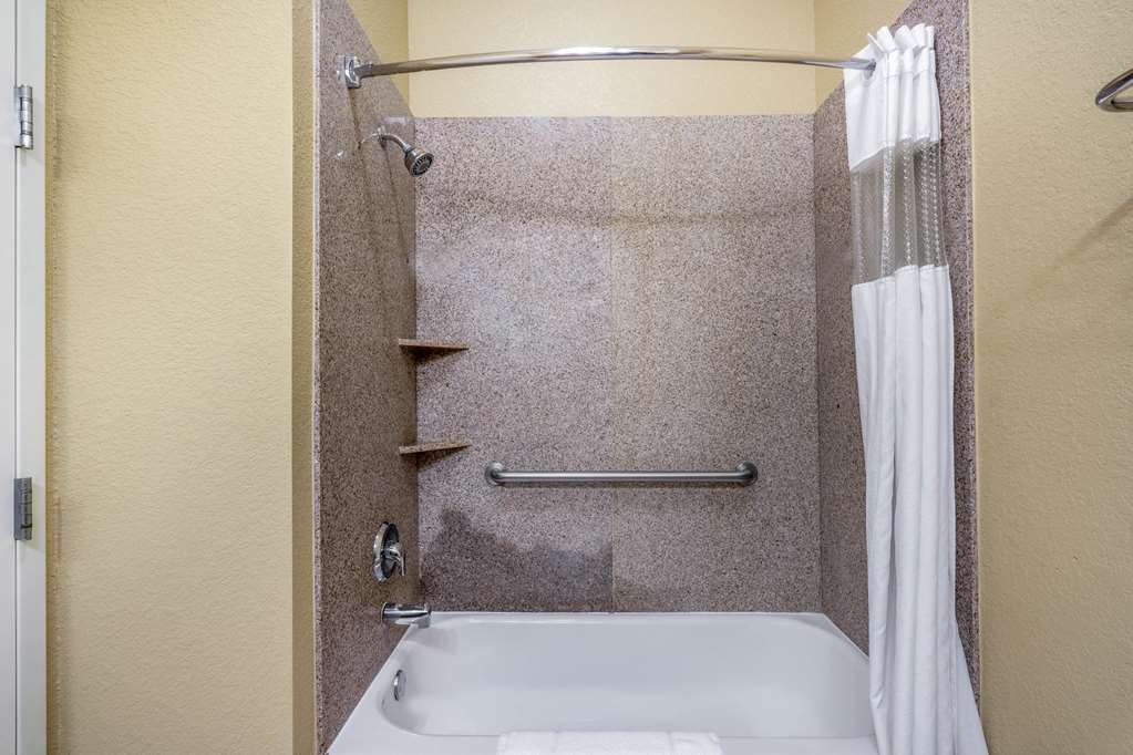 La Quinta Inn & Suites by Wyndham Vicksburg - photo 15