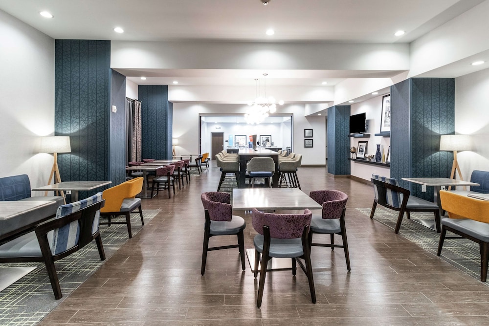 Hampton Inn Locust Grove - photo 2