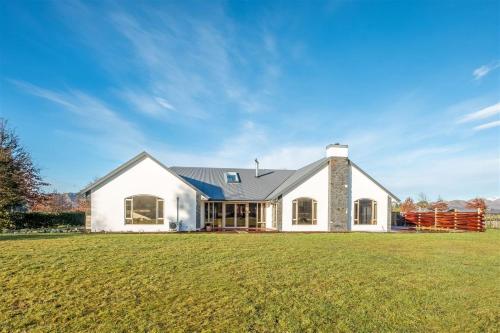 6 Lochiel Drive in Unknown City, New Zealand