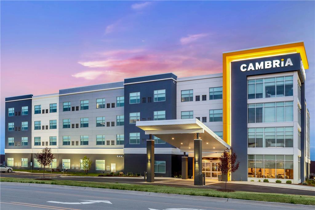Cambria Hotel Bettendorf Quad Cities