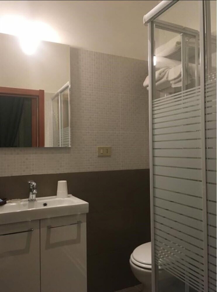 Albergo Glory — hotel in Borghetto Santo Spirito