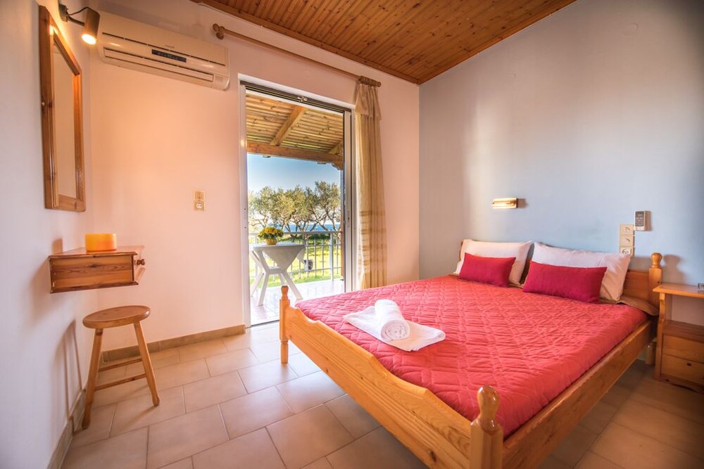 Jimmys Studios - last minute hotel in Zakynthos