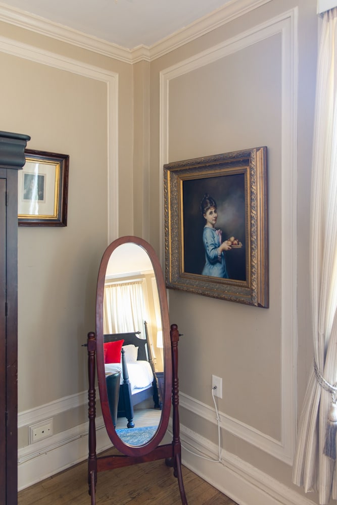 Crabtree's Kittle House Restaurant & Inn - photo 34