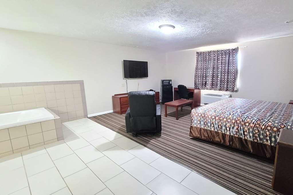 Super 8 by Wyndham Missouri Valley - photo 6