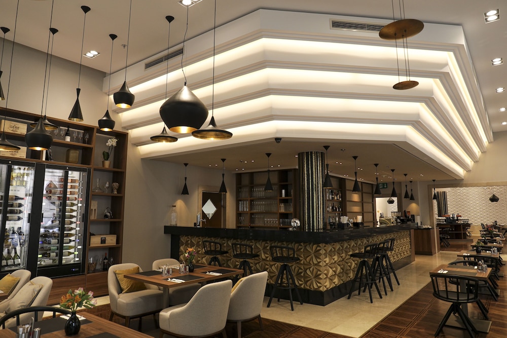 מזון ומשקאות