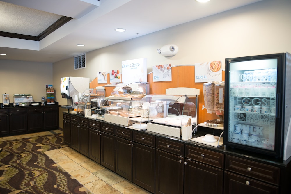 Holiday Inn Express Hotel & Suites Northwood by IHG - photo 33