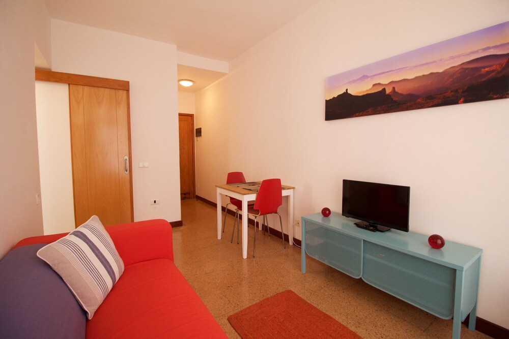 Lightbooking Rosamar 104 in Las Palmas De Gran Canaria, Spain